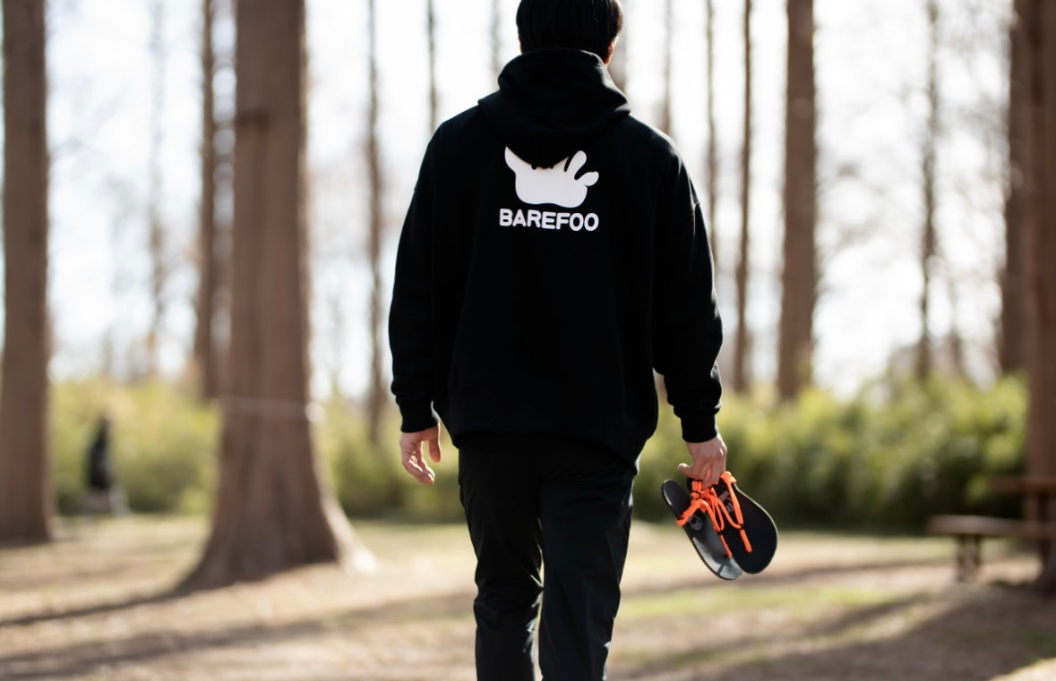 🍂BAREFOOで秋を歩く ─ 季節の変わり目に、地面を感じる時間を。